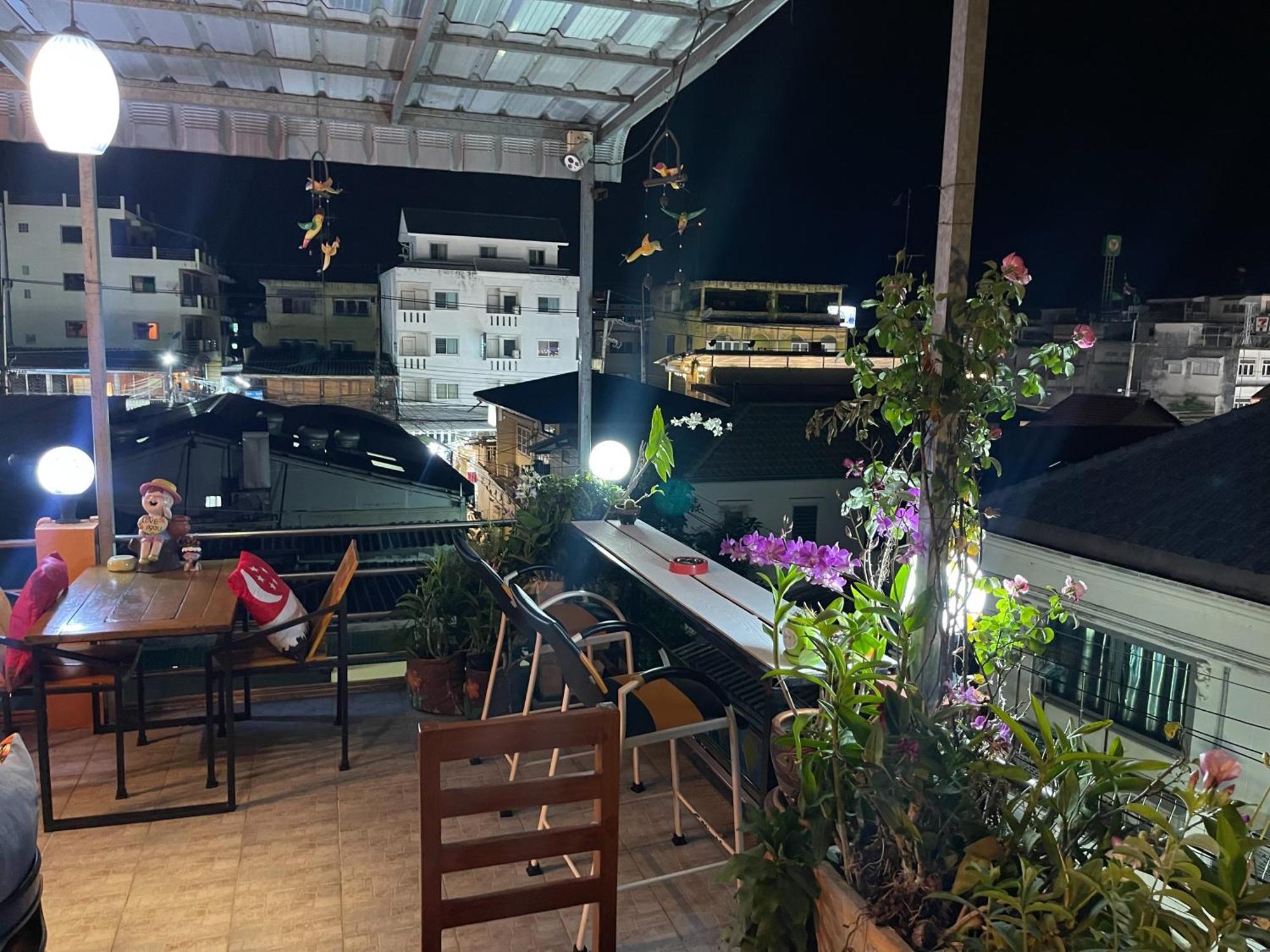 Jenny Hostel Huahin Екстер'єр фото